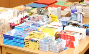 Schulmaterialienkammer Paderborn öffnet wieder: Ausgabe von Materialien für Kinder aus der Ukraine