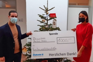 Markus Aslan, Allfinanz Deutsche Vermögensberatung Paderborn, spendet 1.000 Euro für die Familien- und Lebensberatung